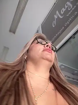 Snapshot of DIANITA_1988 chatting on September 13, 2025, 1:11 pm DIANITA 1988 online show from September 13, 2025, 1:11 pm