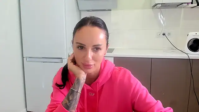 Snapshot of Your_Masha chatting on November 15, 2025, 8:18 am Your Masha online show from November 15, 2025, 8:18 am