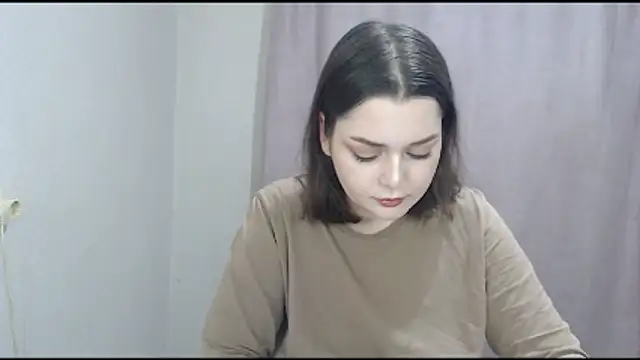 Snapshot of ohhhMie chatting on December 14, 2025, 12:44 pm ohhhMie online show from December 14, 2025, 12:44 pm