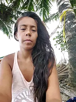 Snapshot of Luna-Natural chatting on October 16, 2025, 5:32 pm Luna-Natural online show from October 16, 2025, 5:32 pm