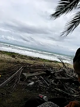 Snapshot of Luna-Natural chatting on October 24, 2025, 4:50 pm Luna-Natural online show from October 24, 2025, 4:50 pm