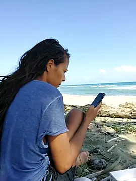 Snapshot of Luna-Natural chatting on November 3, 2025, 3:15 pm Luna-Natural online show from November 3, 2025, 3:15 pm