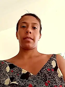 Snapshot of Luna-Natural chatting on September 17, 2025, 4:42 pm Luna-Natural online show from September 17, 2025, 4:42 pm