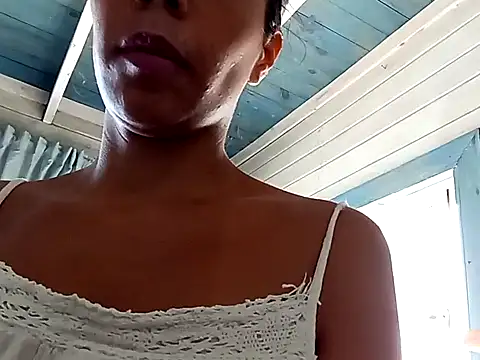 Snapshot of Luna-Natural chatting on March 3, 2025, 3:43 pm Luna-Natural online show from March 3, 2025, 3:43 pm