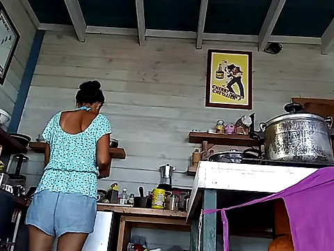 Snapshot of Luna-Natural chatting on March 8, 2025, 7:31 pm Luna-Natural online show from March 8, 2025, 7:31 pm