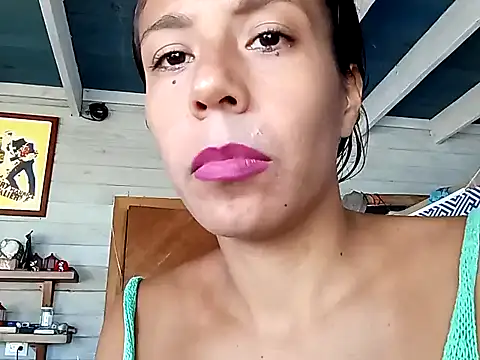 Snapshot of Luna-Natural chatting on March 2, 2025, 4:03 pm Luna-Natural online show from March 2, 2025, 4:03 pm