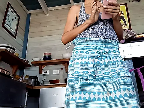 Snapshot of Luna-Natural chatting on March 18, 2025, 3:55 pm Luna-Natural online show from March 18, 2025, 3:55 pm