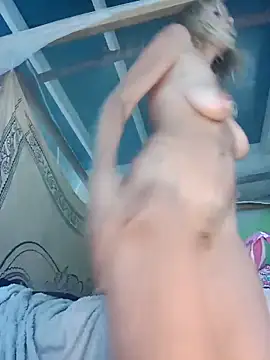 Snapshot of Luna-Natural chatting on March 9, 2025, 8:21 pm Luna-Natural online show from March 9, 2025, 8:21 pm