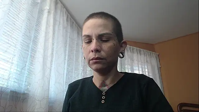 moon cat85 online show from February 2, 2026, 5:45 pm