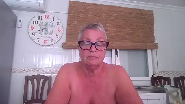 Snapshot of GrannyChrissy68 chatting on October 29, 2025, 8:41 pm GrannyChrissy68 online show from October 29, 2025, 8:41 pm