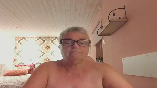 Snapshot of GrannyChrissy68 chatting on November 25, 2025, 10:43 pm GrannyChrissy68 online show from November 25, 2025, 10:43 pm