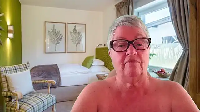 Snapshot of GrannyChrissy68 chatting on May 1, 2026, 2:33 pm GrannyChrissy68 online show from May 1, 2026, 2:33 pm