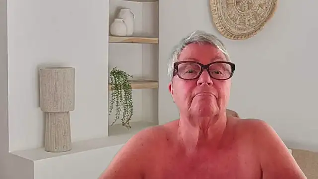 Snapshot of GrannyChrissy68 chatting on May 3, 2026, 9:18 pm GrannyChrissy68 online show from May 3, 2026, 9:18 pm