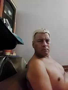 gayphotograper online show from September 8, 2025, 9:25 pm