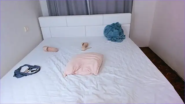 Snapshot of DreamGirl225 chatting on February 23, 2025, 10:28 am DreamGirl225 online show from February 23, 2025, 10:28 am