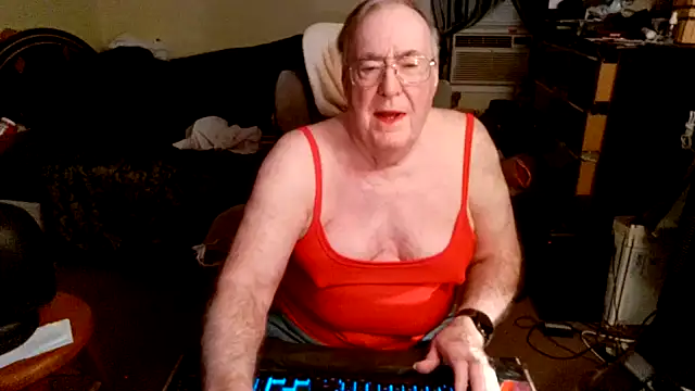 Snapshot of Toastir chatting on October 27, 2025, 9:38 pm Toastir online show from October 27, 2025, 9:38 pm