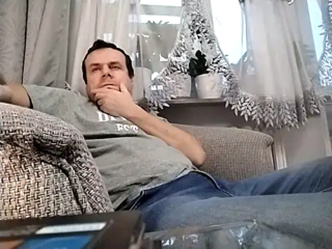 Snapshot of grzes19763 chatting on December 15, 2025, 2:01 pm grzes19763 online show from December 15, 2025, 2:01 pm