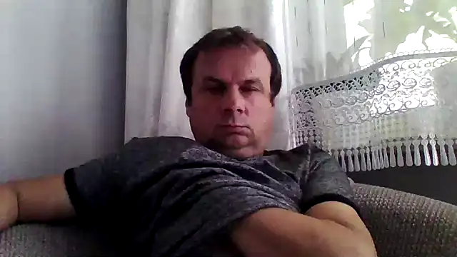 Snapshot of grzes19763 chatting on June 3, 2026, 10:38 am grzes19763 online show from June 3, 2026, 10:38 am