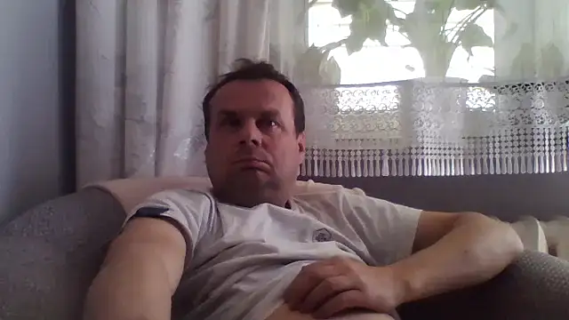 grzes19763 online show from April 19, 2026, 10:05 am