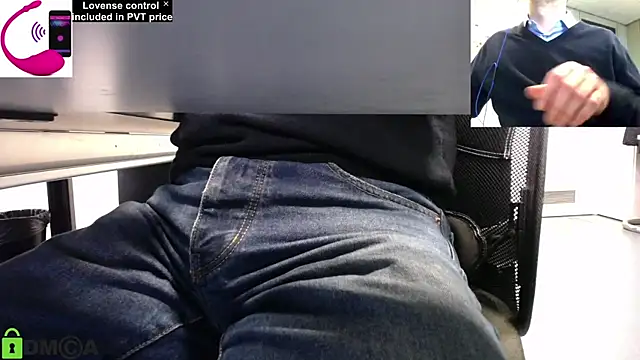 Snapshot of pliko chatting on February 25, 2025, 11:10 am pliko online show from February 25, 2025, 11:10 am