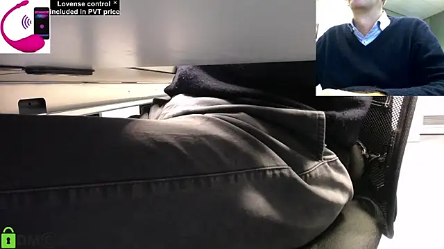 Snapshot of pliko chatting on October 22, 2025, 8:03 am pliko online show from October 22, 2025, 8:03 am