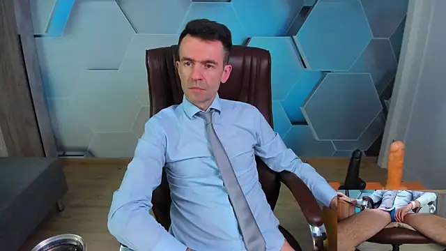 SteveTiger online show from April 19, 2026, 3:29 am