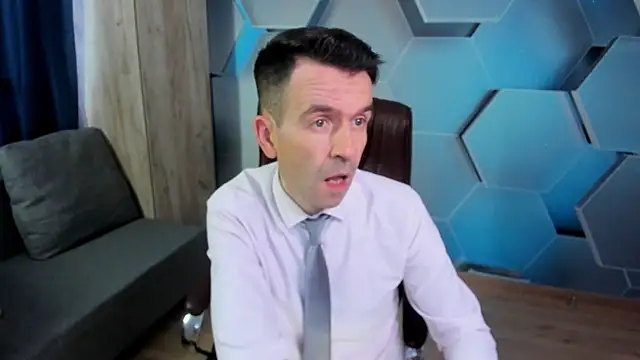 SteveTiger online show from November 12, 2025, 11:47 am