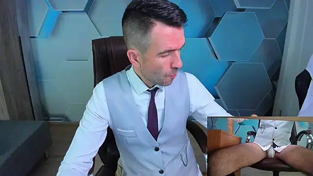 SteveTiger online show from April 12, 2026, 3:10 am