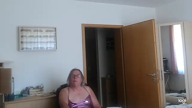 Snapshot of Sissygera chatting on June 19, 2026, 7:36 am Sissygera online show from June 19, 2026, 7:36 am