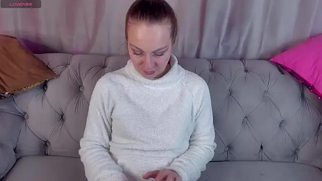 GwenCarter online show from January 25, 2025, 12:37 pm