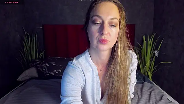 GwenCarter online show from February 3, 2025, 3:17 pm