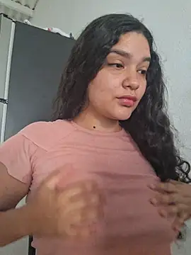 Snapshot of blerstefan1 chatting on October 31, 2025, 1:08 pm blerstefan1 online show from October 31, 2025, 1:08 pm