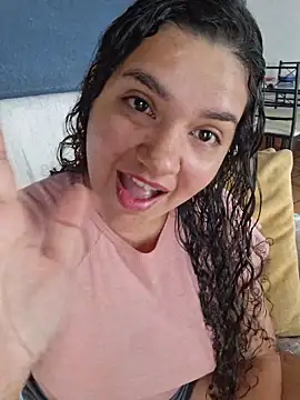 Snapshot of blerstefan1 chatting on October 22, 2025, 12:48 pm blerstefan1 online show from October 22, 2025, 12:48 pm