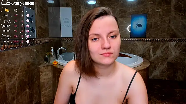 Snapshot of MelindaTin chatting on October 19, 2025, 12:13 am MelindaTin online show from October 19, 2025, 12:13 am