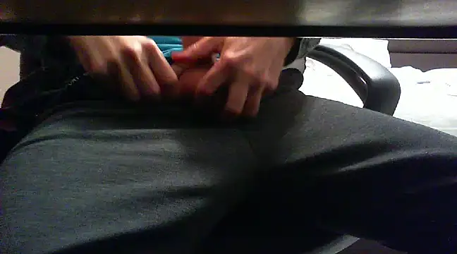 Snapshot of pasiuni chatting on February 24, 2025, 6:47 pm pasiuni online show from February 24, 2025, 6:47 pm