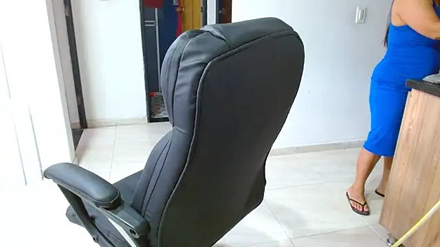 Ixchel Anaid online show from November 8, 2025, 3:48 pm