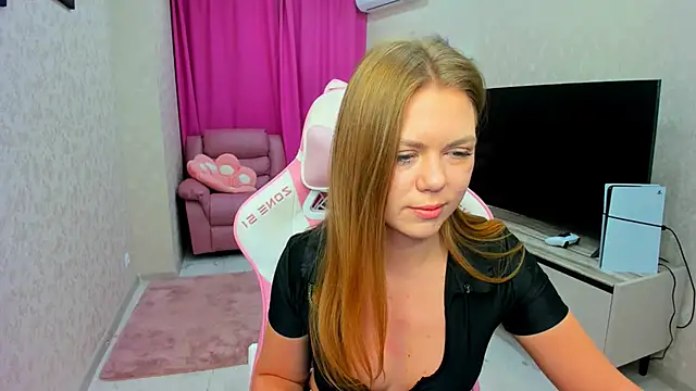 Strawberrye online show from March 9, 2026, 3:21 am