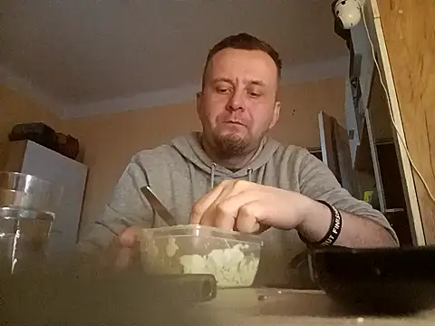 MrWhitePL online show from February 15, 2025, 2:44 pm