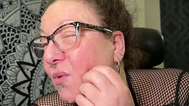 Snapshot of Miss_Phat_Booty chatting on September 27, 2025, 1:34 am Miss Phat Booty online show from September 27, 2025, 1:34 am