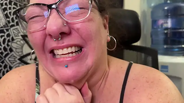 Snapshot of Miss_Phat_Booty chatting on October 28, 2025, 2:56 am Miss Phat Booty online show from October 28, 2025, 2:56 am