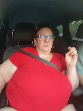 Snapshot of Miss_Phat_Booty chatting on October 5, 2025, 10:33 pm Miss Phat Booty online show from October 5, 2025, 10:33 pm