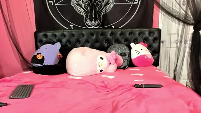 EVILYN online show from January 28, 2025, 12:57 am