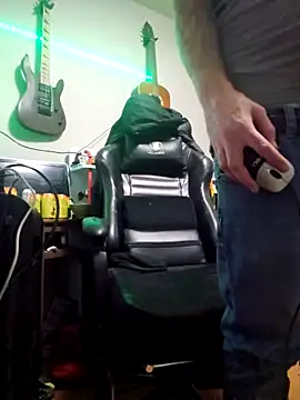 Snapshot of Anix888 chatting on December 14, 2025, 8:31 am Anix888 online show from December 14, 2025, 8:31 am