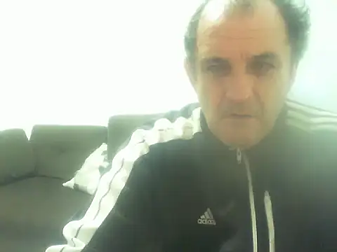ConradinhoBR50 online show from May 21, 2026, 10:07 pm