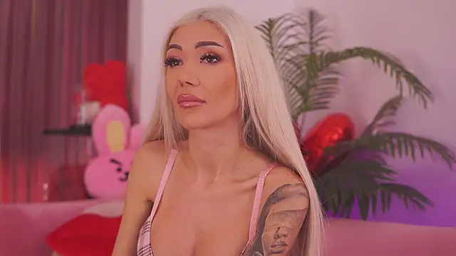 fallingangel online show from November 13, 2025, 8:07 am