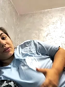 Snapshot of Emma_Muller32 chatting on November 5, 2025, 1:09 am Emma Muller32 online show from November 5, 2025, 1:09 am