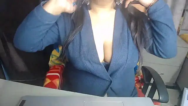 Snapshot of Shanvi_ chatting on November 18, 2025, 7:06 pm Shanvi online show from November 18, 2025, 7:06 pm