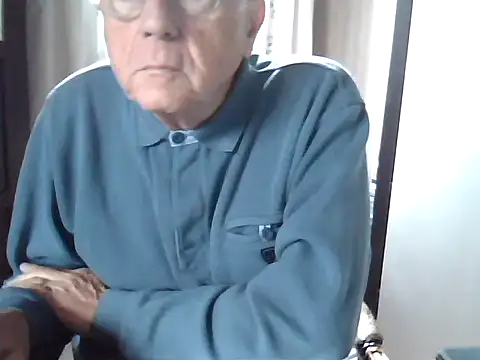 Snapshot of johnjohn622662 chatting on November 9, 2025, 10:52 am johnjohn622662 online show from November 9, 2025, 10:52 am