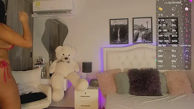 Rubyross21 online show from February 14, 2025, 6:40 pm