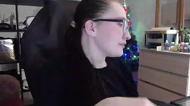 Snapshot of AnKey_Rayah chatting on February 3, 2025, 3:59 pm AnKey Rayah online show from February 3, 2025, 3:59 pm